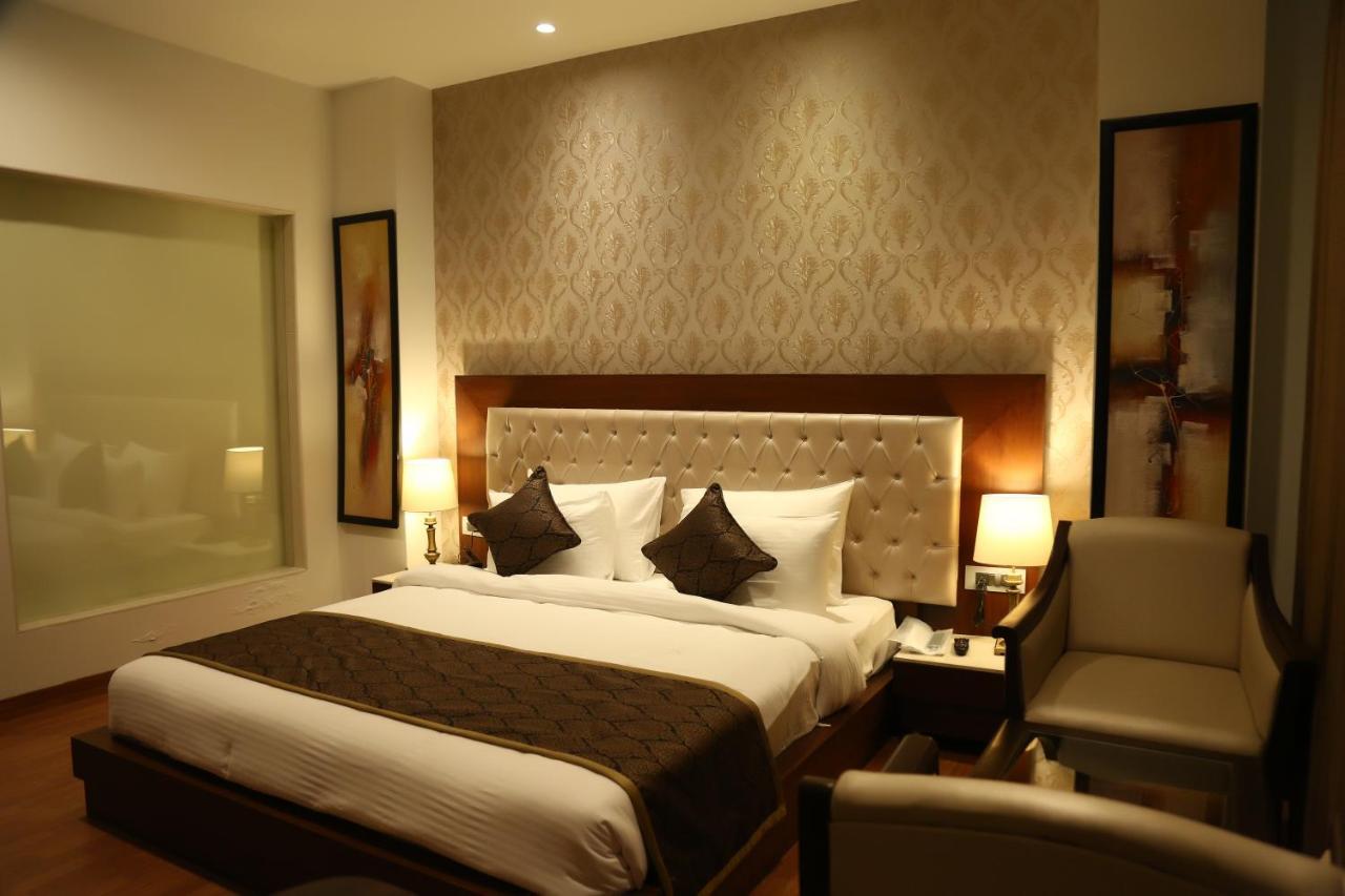 Hotel Imperia Suites Jalandhar Eksteriør billede