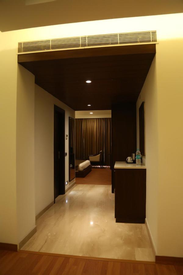 Hotel Imperia Suites Jalandhar Eksteriør billede