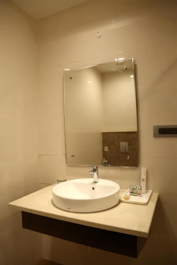 Hotel Imperia Suites Jalandhar Eksteriør billede