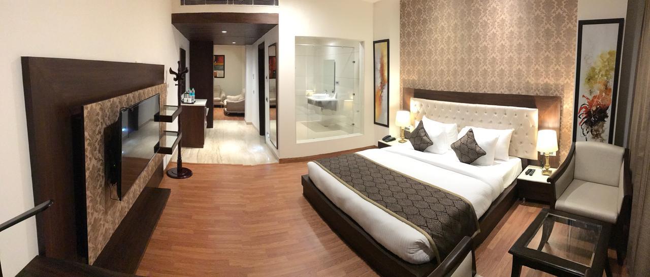 Hotel Imperia Suites Jalandhar Eksteriør billede