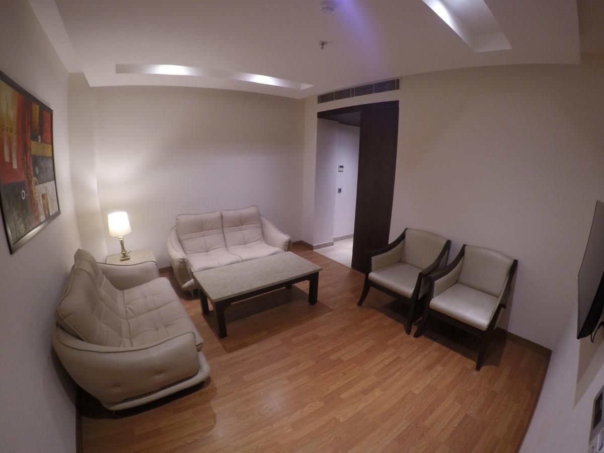 Hotel Imperia Suites Jalandhar Eksteriør billede