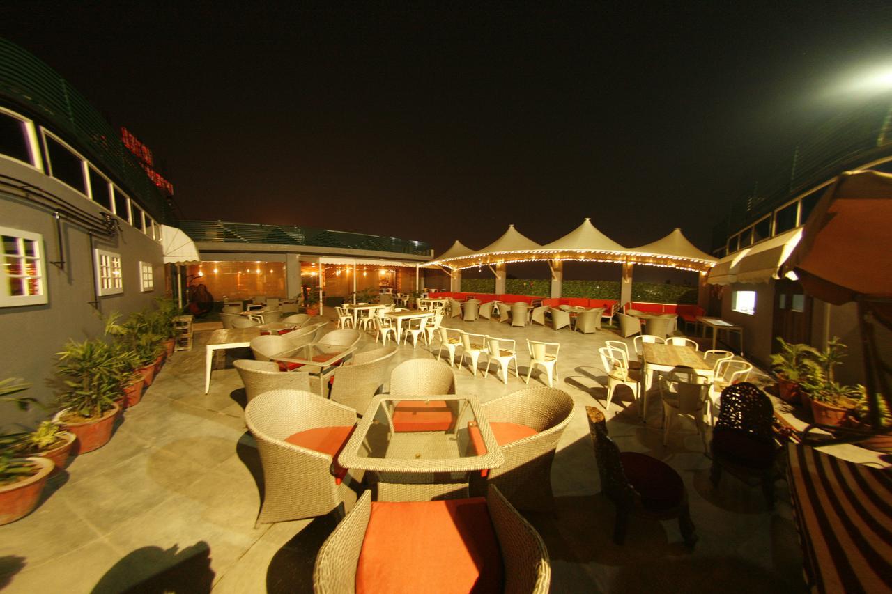Hotel Imperia Suites Jalandhar Eksteriør billede