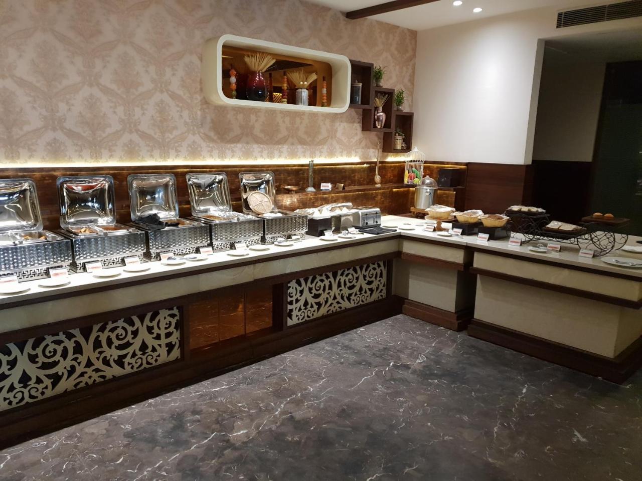 Hotel Imperia Suites Jalandhar Eksteriør billede